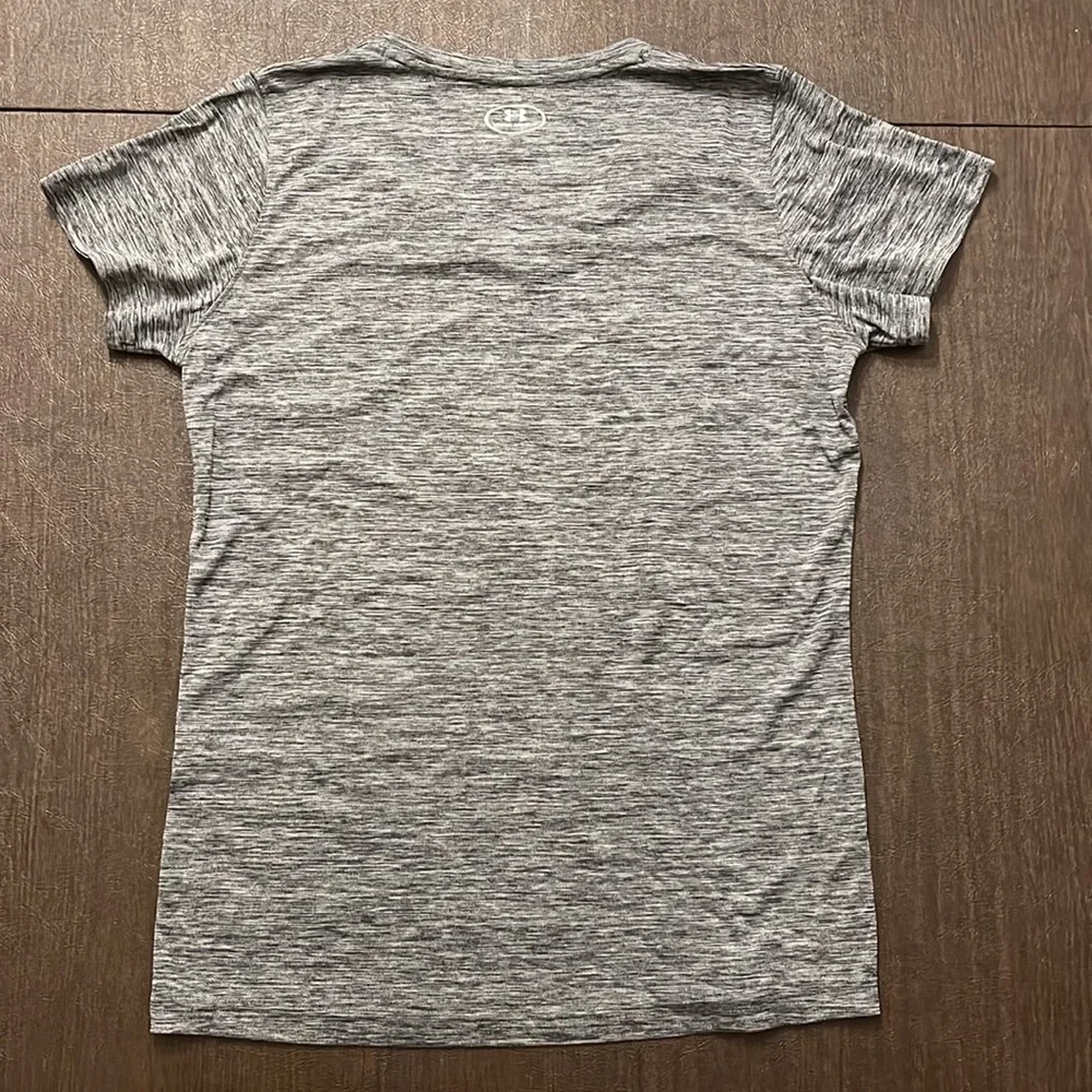 Under Armour Women’s HeatGear Shirt - Picture 7 of 7